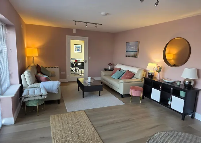 The At Cahermore Nyaraló