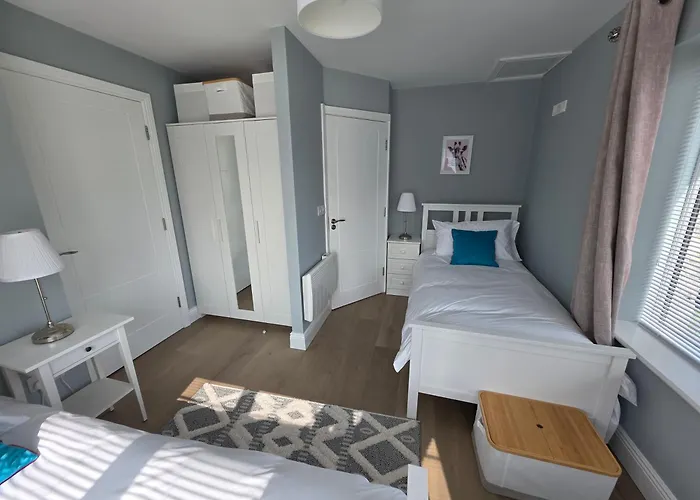 The At Cahermore Nyaraló